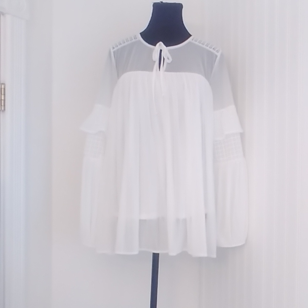NWOT Feminine Flowy Boho Coastal Lined White Top